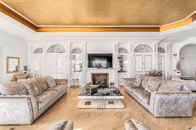 16 bedroom Villa in Estepona