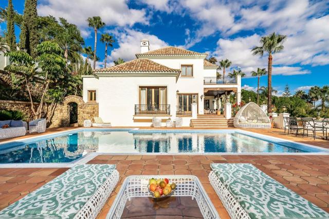 16 bedroom Villa in Estepona