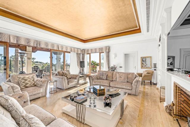 16 bedroom Villa in Estepona