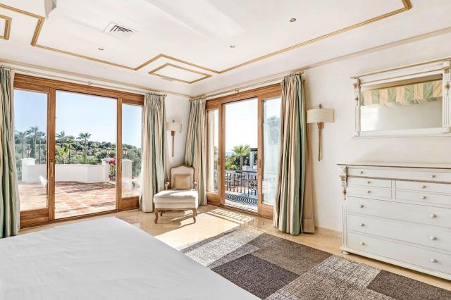 16 bedroom Villa in Estepona