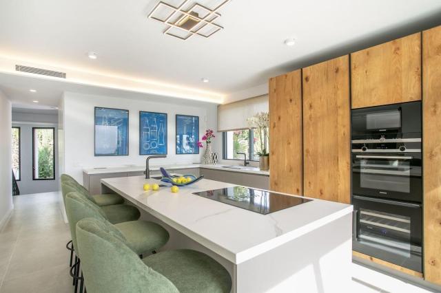 6 bedroom Villa in Marbella