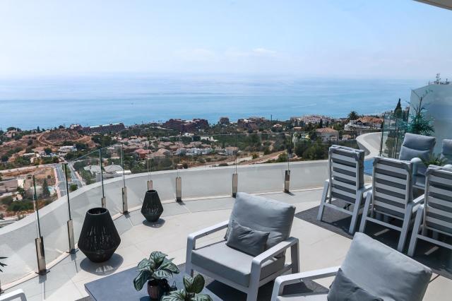 4 bedroom Penthouse in Benalmádena