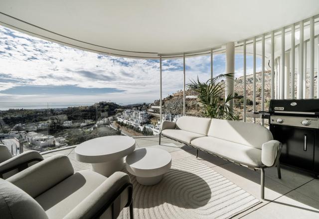 2 bedroom Apartment in Benahavis