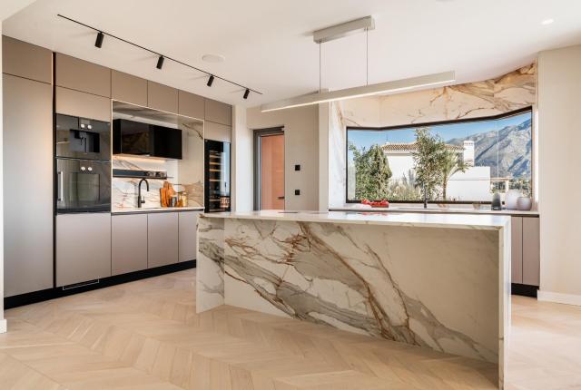 4 bedroom Apartment in Marbella