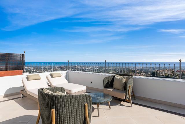 4 bedroom Penthouse in Benahavis
