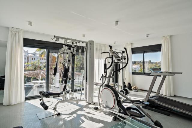 5 bedroom Villa in Marbella