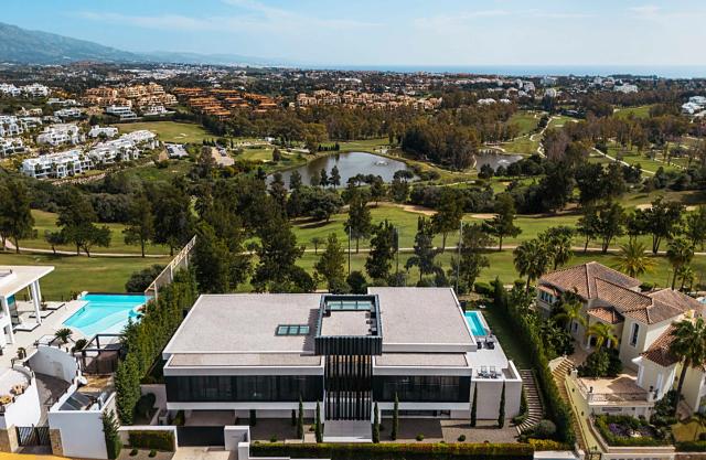 4 bedroom Villa in Benahavis