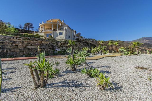 7 bedroom Villa in Estepona