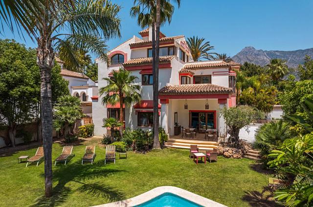 5 bedroom Villa in Marbella