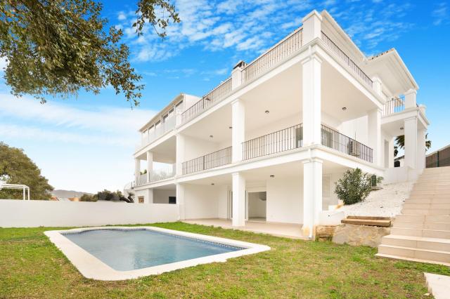 3 bedroom Villa in Mairena del Aljarafe