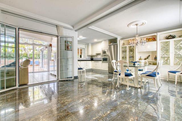5 bedroom House in Girona