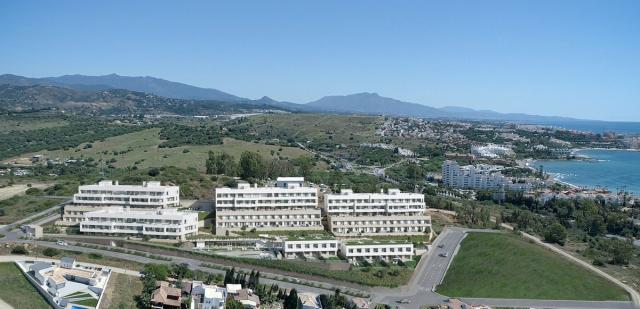 3 bedroom Apartment - Middle Floor Apartment in Estepona