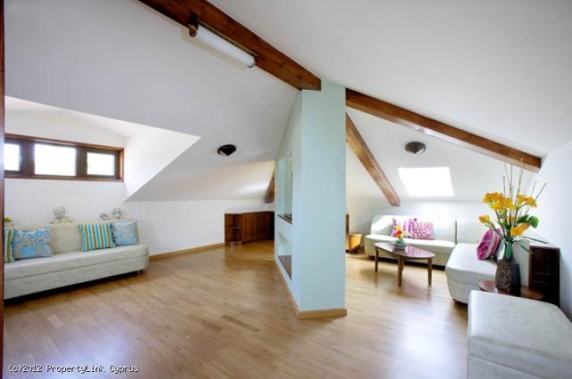 4 bedroom town house in Zanakia