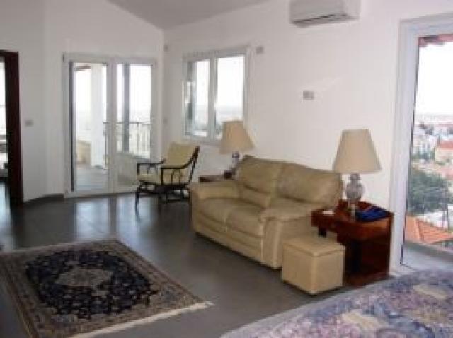 5 bedroom town house in Agia Fyla