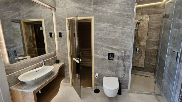 5 bedroom town house in Agios Tychon