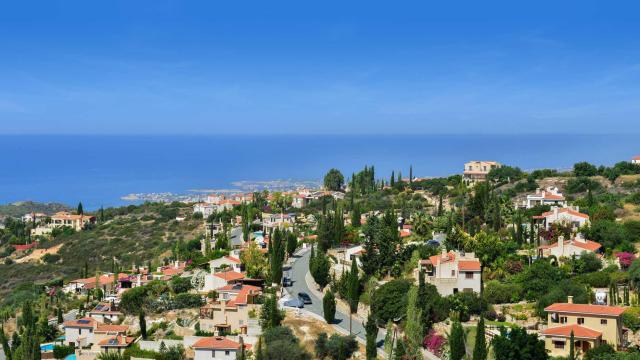 5 bedroom town house in Kamares Village