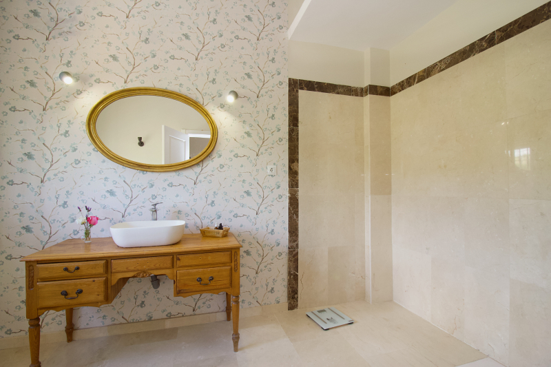 Beautiful, partially furnished finca 322 m2 with AFO, located on a 12,500 m² flat plot, has 6 bedrooms with en-suite bathrooms.