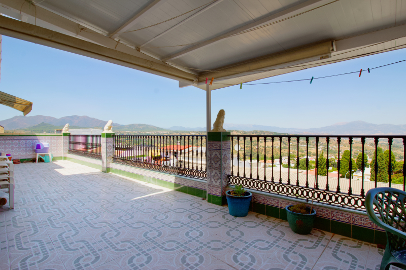 Spectacular penthouse with a large terrace and unparalleled views In Alhaurin el Grande 
