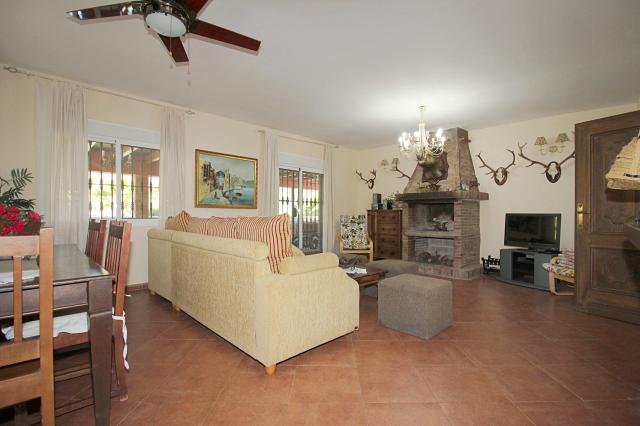 6 bedroom finca in monda