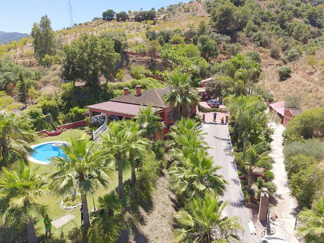 6 bedroom finca in monda