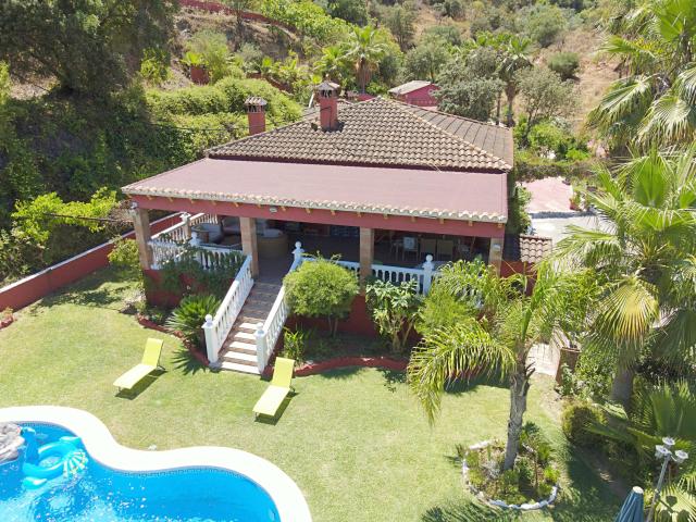 6 bedroom finca in monda
