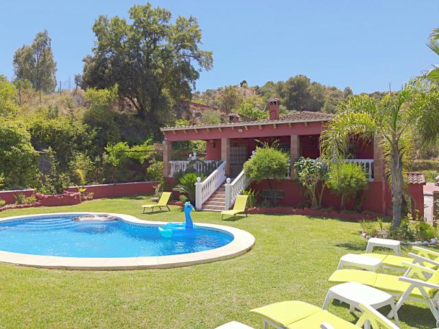 6 bedroom finca in monda