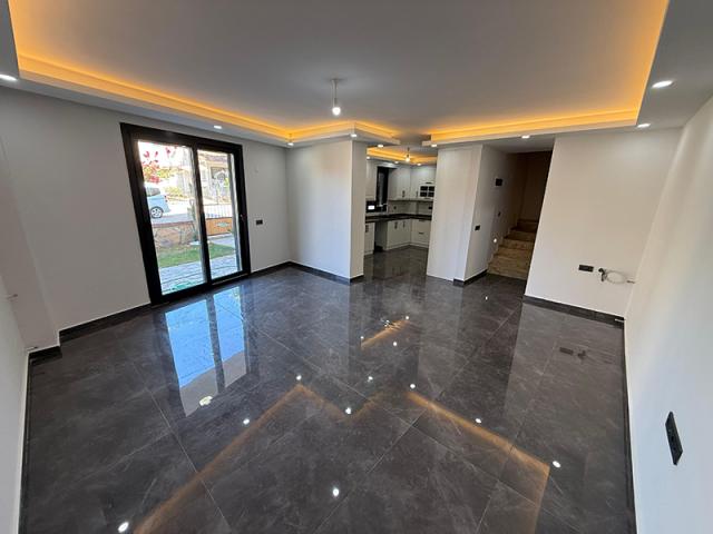4 bedroom Villa in Altinkum
