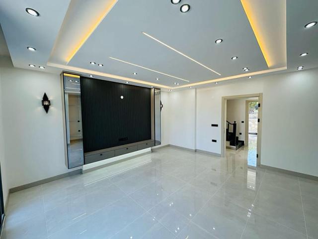 4 bedroom Villa in Altinkum