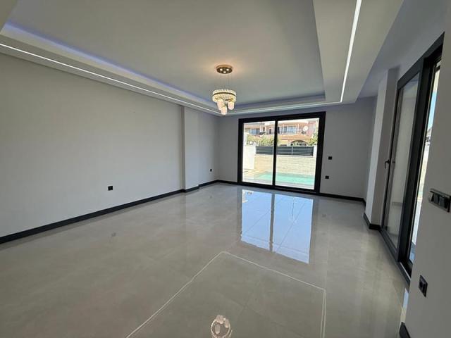 4 bedroom Villa in Altinkum