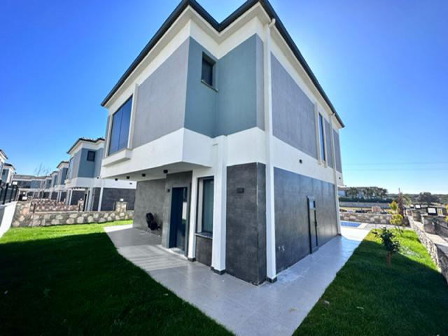 3 bedroom Villa in Altinkum