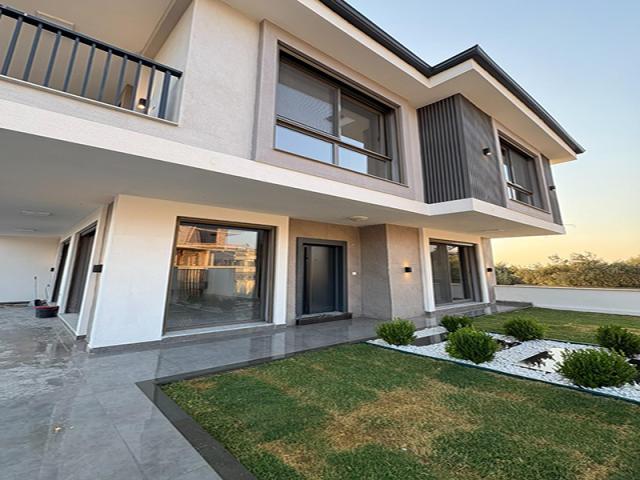 4 bedroom Villa in Altinkum