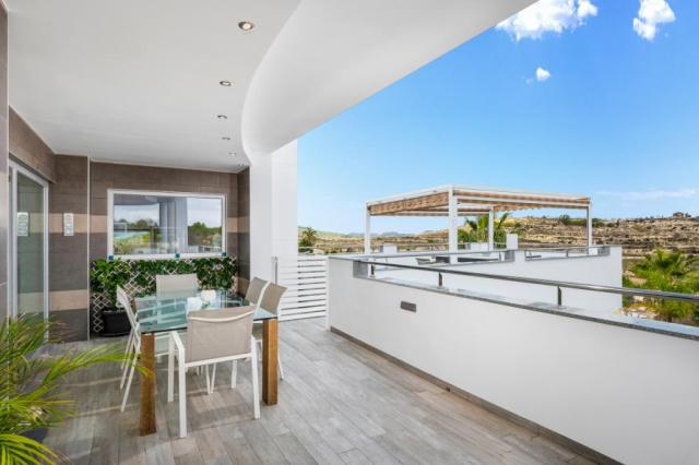 5 bedroom Villa in Alicante