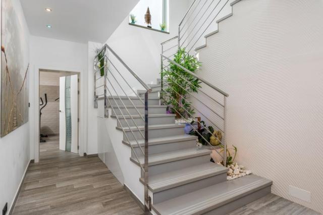 5 bedroom Villa in Alicante