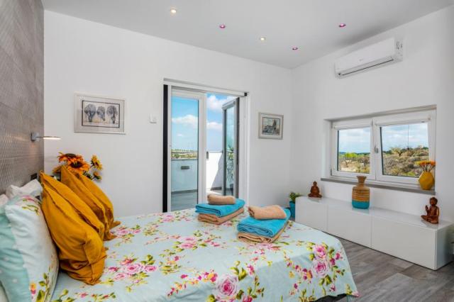 5 bedroom Villa in Alicante