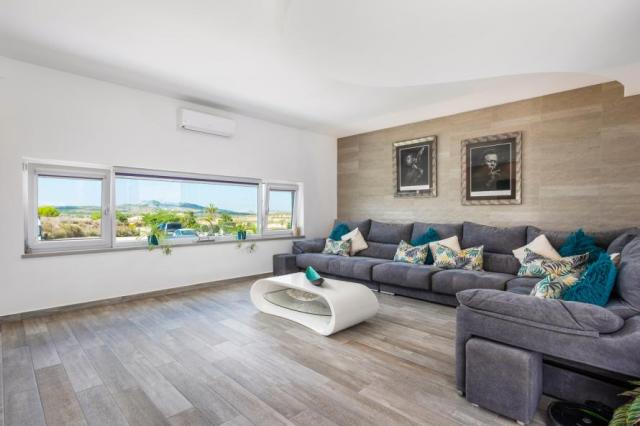 5 bedroom Villa in Alicante