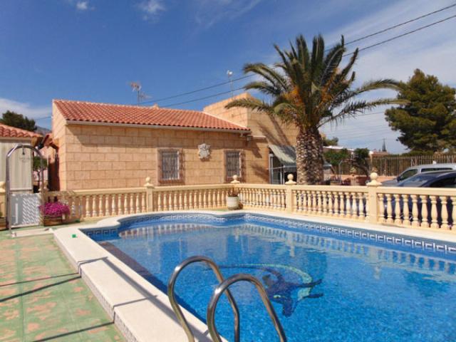 Commercial property for sale in Barbarroja