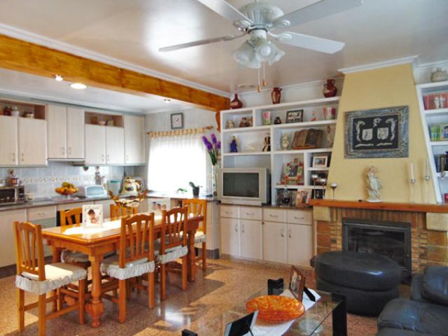 Commercial property for sale in Barbarroja