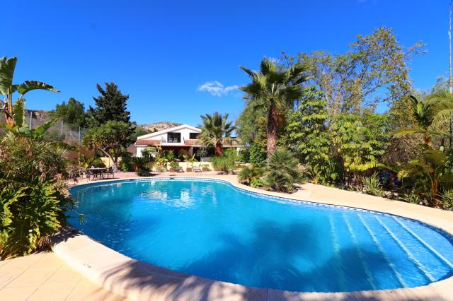 5 bedroom Country Property in Aspe