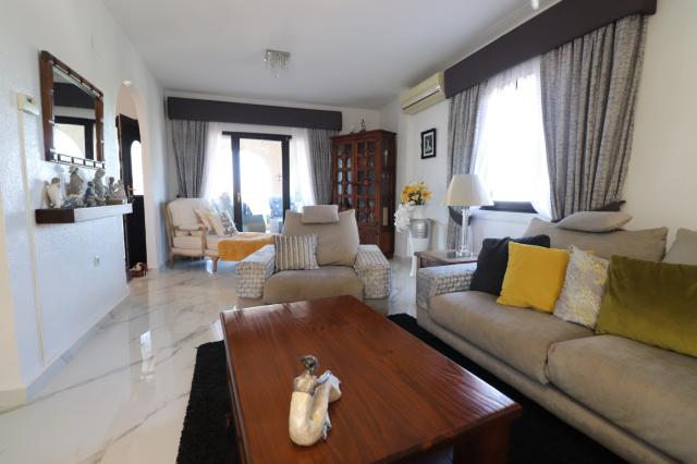 5 bedroom Detached Villa in Algorfa