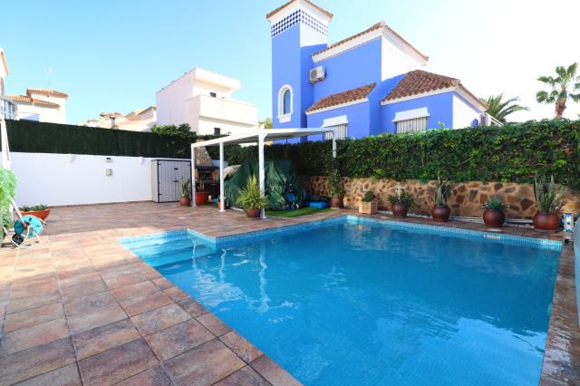 4 bedroom Detached Villa in Orihuela Costa