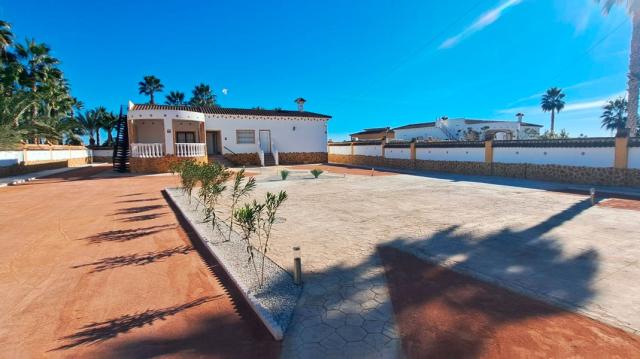 5 bedroom Country Property in Catral