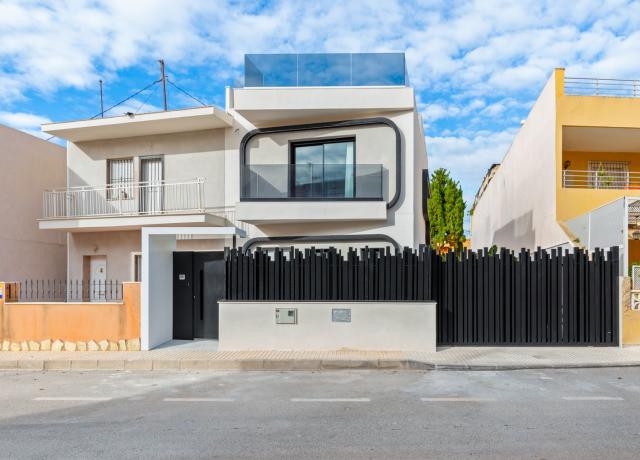 4 bedroom Semi Detached Villa in Torre de La Horadada