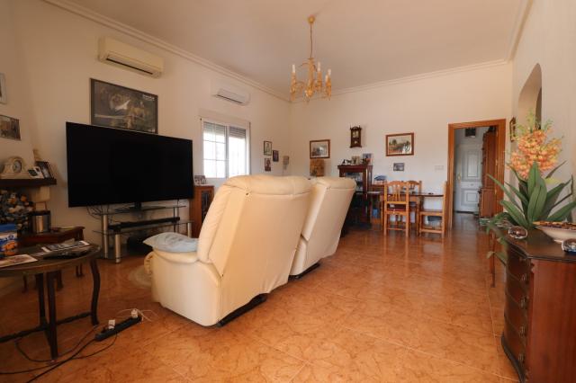 3 bedroom Country Property in Albatera
