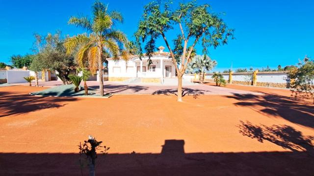 3 bedroom Country Property in Catral