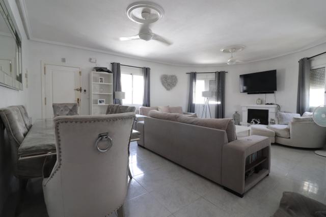 4 bedroom Detached Villa in Benimar