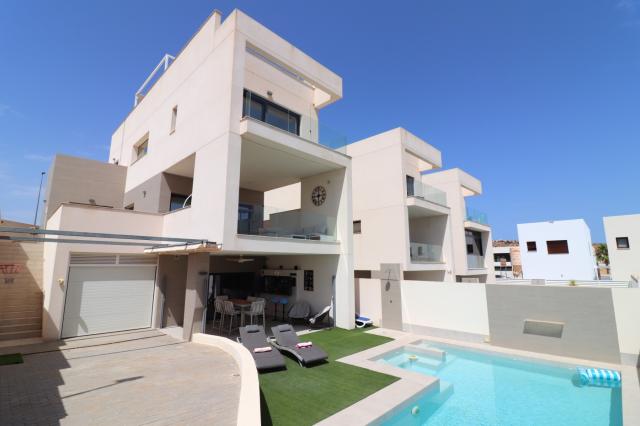 4 bedroom Detached Villa in Benijofar