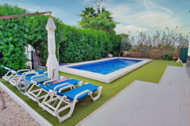 3 bedroom Country Property in Dolores