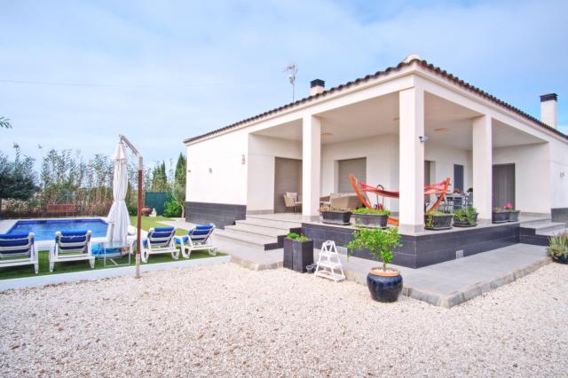 3 bedroom Country Property in Dolores