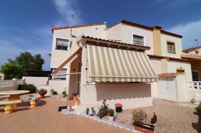2 bedroom Quad Villa in Algorfa