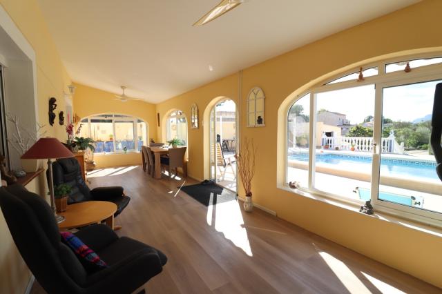 3 bedroom Country Property in Rafal